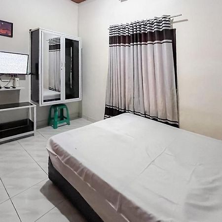 Kostel 99 Pangkal Pinang Redpartner Hotel Екстериор снимка