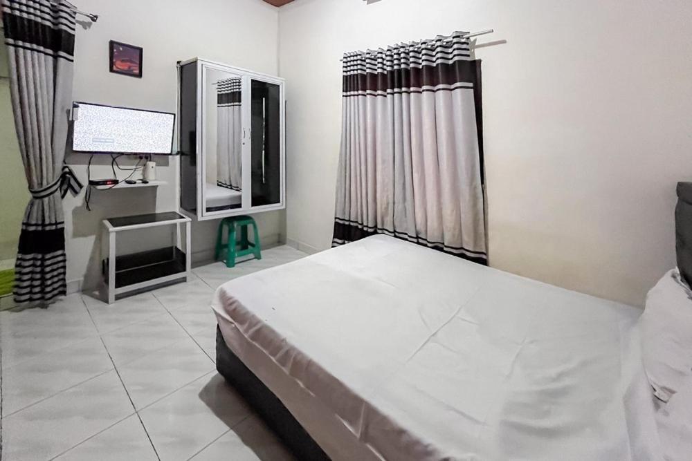 Kostel 99 Pangkal Pinang Redpartner Hotel Екстериор снимка