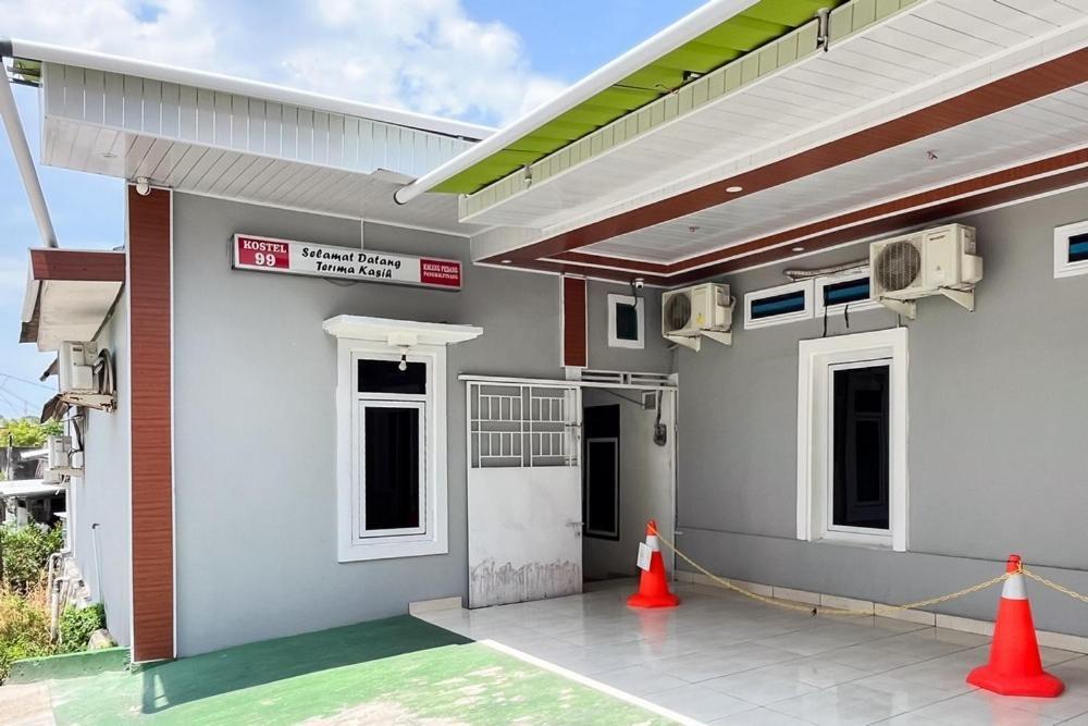 Kostel 99 Pangkal Pinang Redpartner Hotel Екстериор снимка