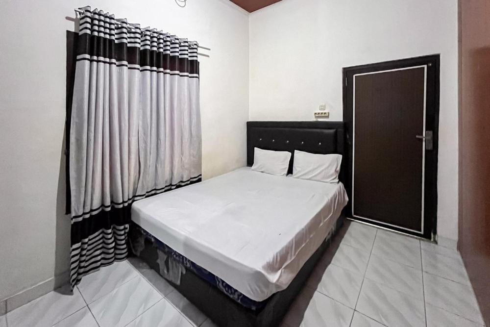 Kostel 99 Pangkal Pinang Redpartner Hotel Екстериор снимка