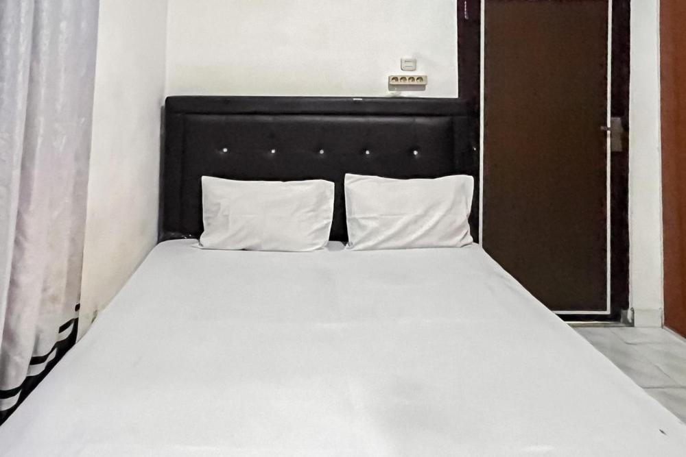 Kostel 99 Pangkal Pinang Redpartner Hotel Екстериор снимка
